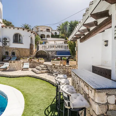 Casa Au Lilas Rosa Villa